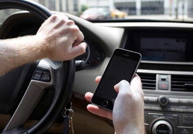 Regole e sanzioni per l’uso del cellulare in auto